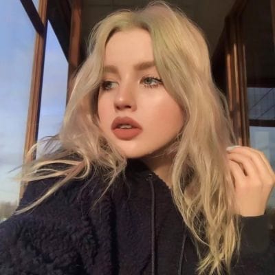 Rina Sari avatar